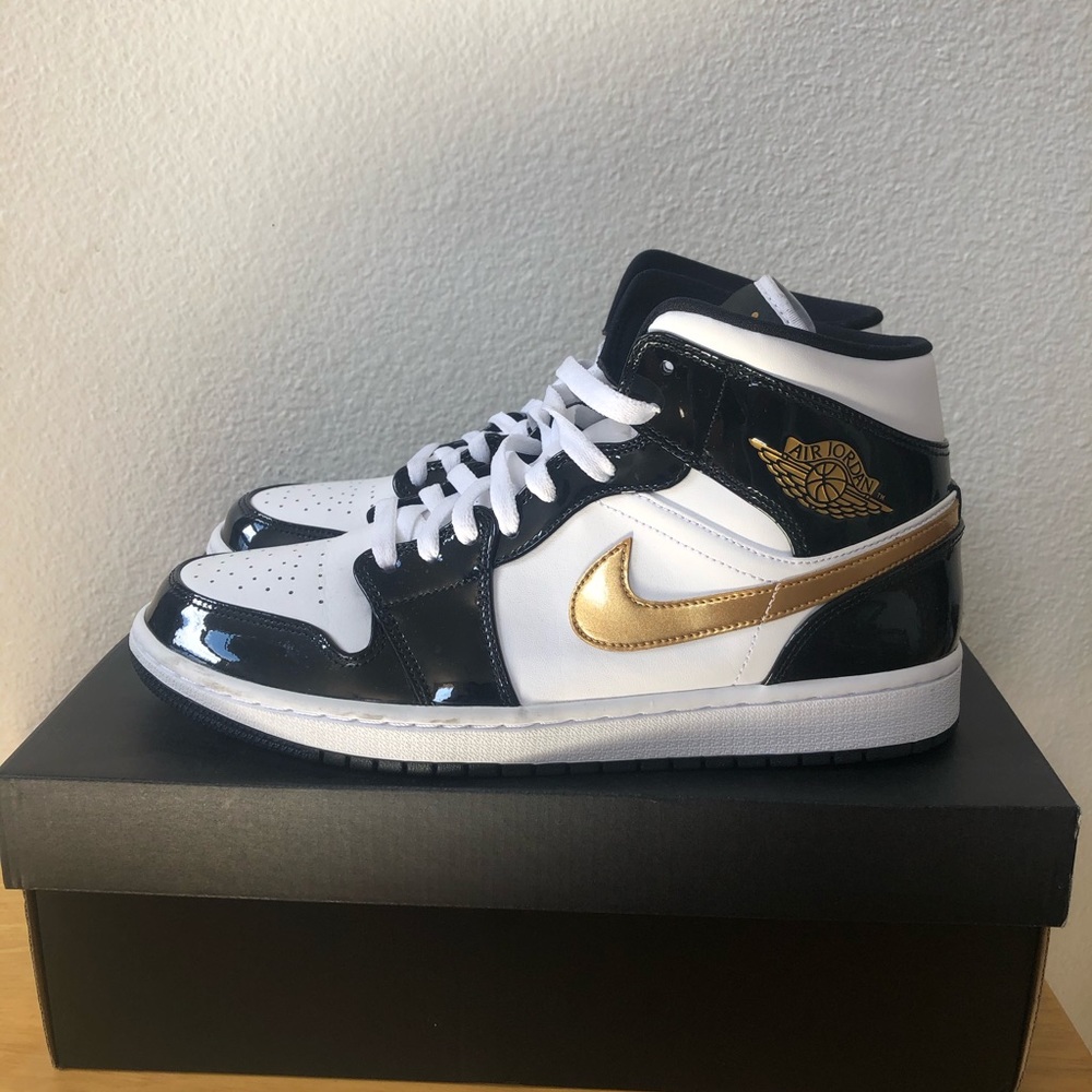 Air Jordan 1 Mid SE